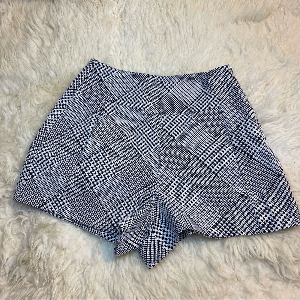 Zara short for women size XS